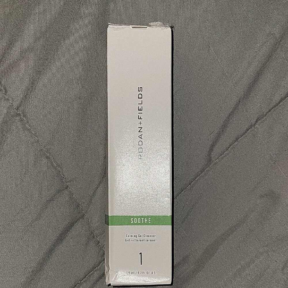 Rodan + Fields Green and White Cleanser